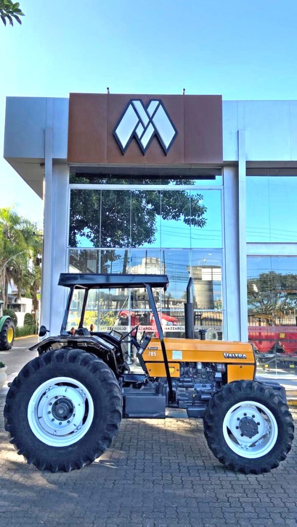 
								Valtra 785 4×4 full									