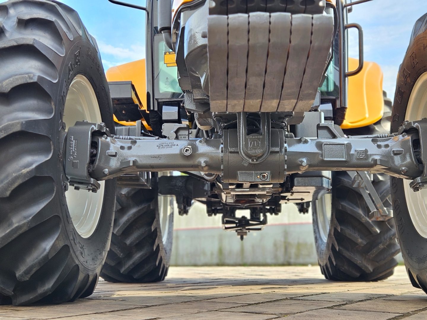 
								Valtra A990R cab. 4×4 full									