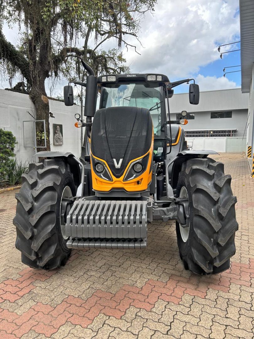 
								Valtra BH 224 Hitech full									