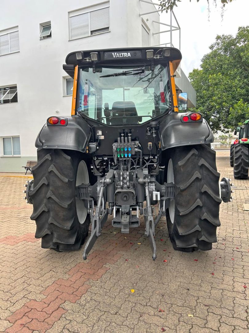 
								Valtra BH 224 Hitech full									