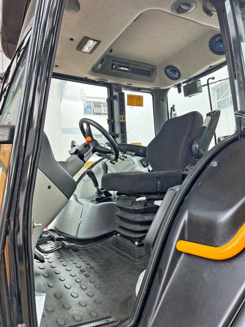 
								Valtra BH 224 Hitech full									