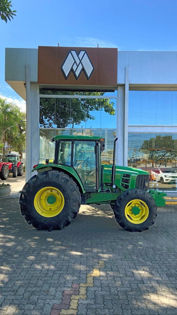 
								John Deere 6125J full									