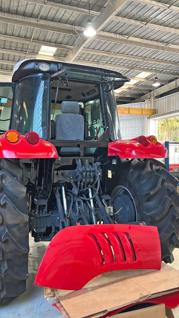 
								Massey Ferguson 7140 full									
