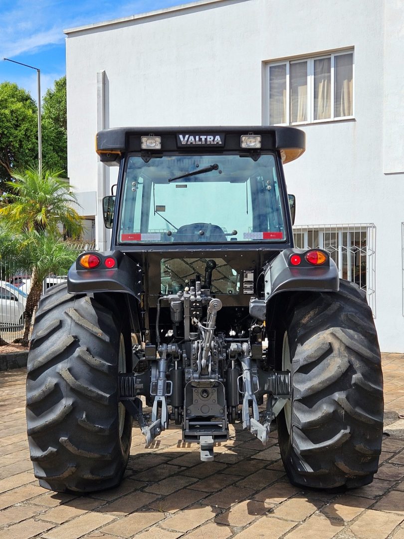 
								Valtra BM115 cab. 2022 full									