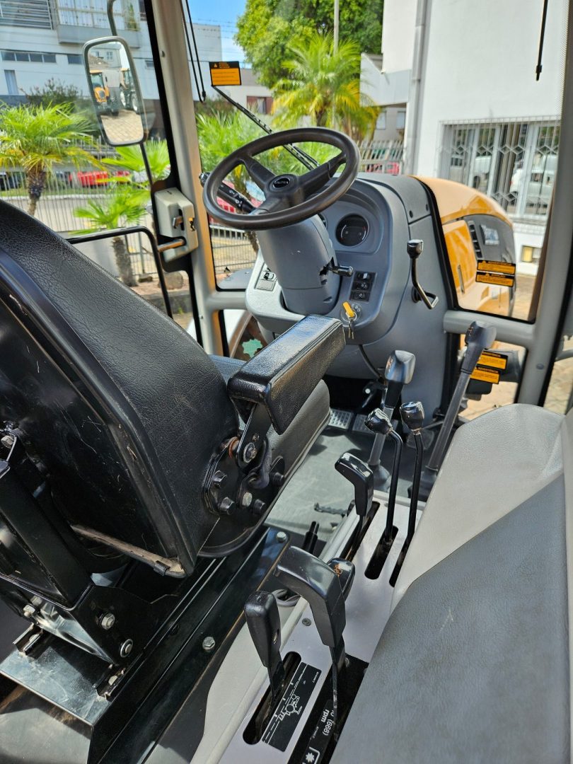 
								Valtra BM115 cab. 2022 full									