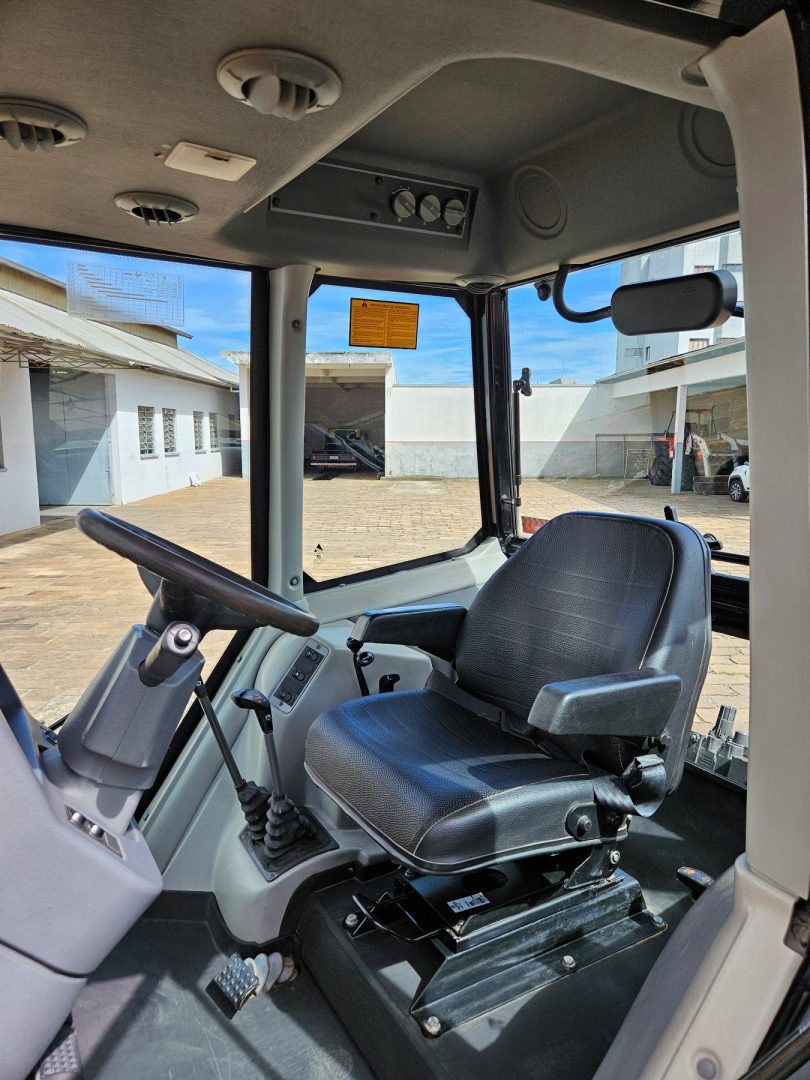 
								Valtra BM115 cab. 2022 full									