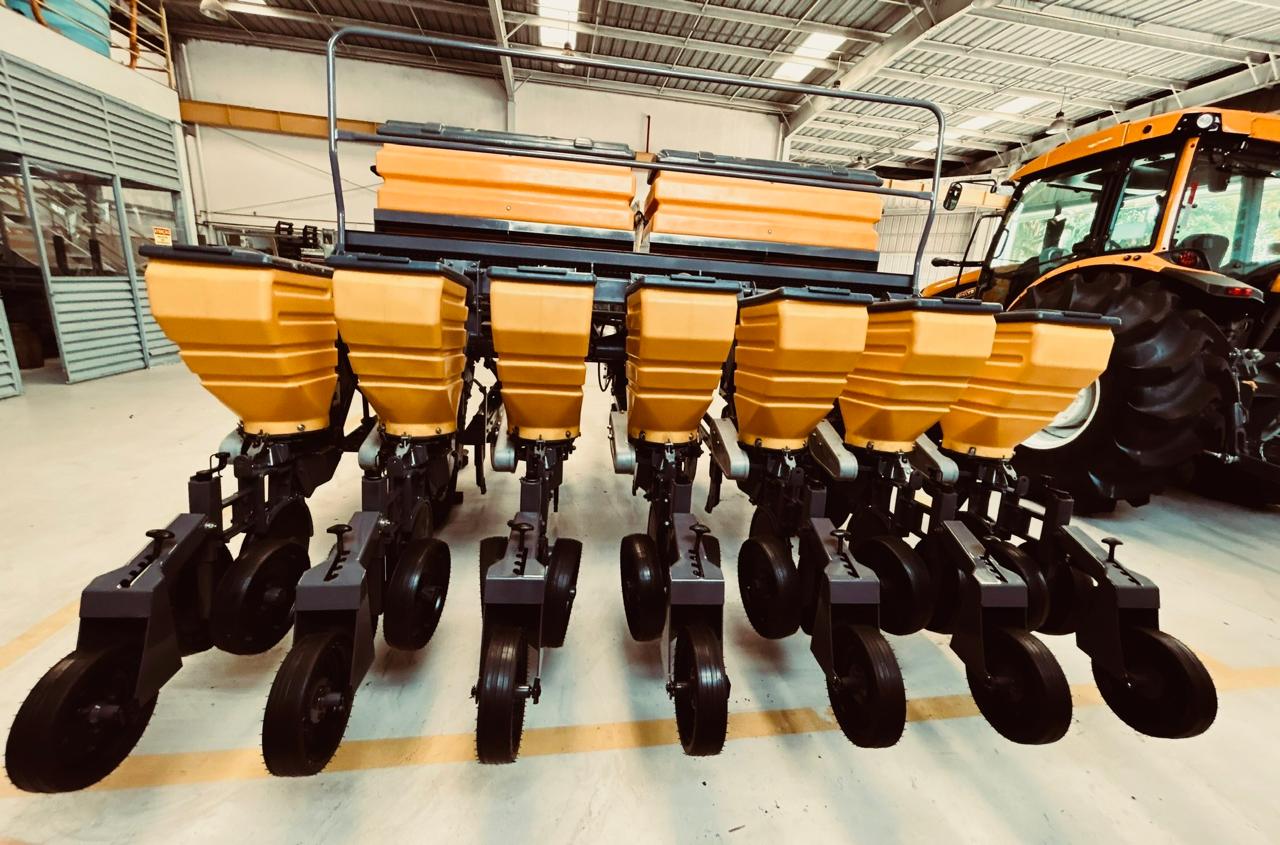
								Valtra Hitech Compact BP704 7 linhas full									