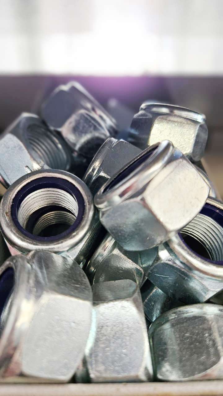 Porca travante nylon