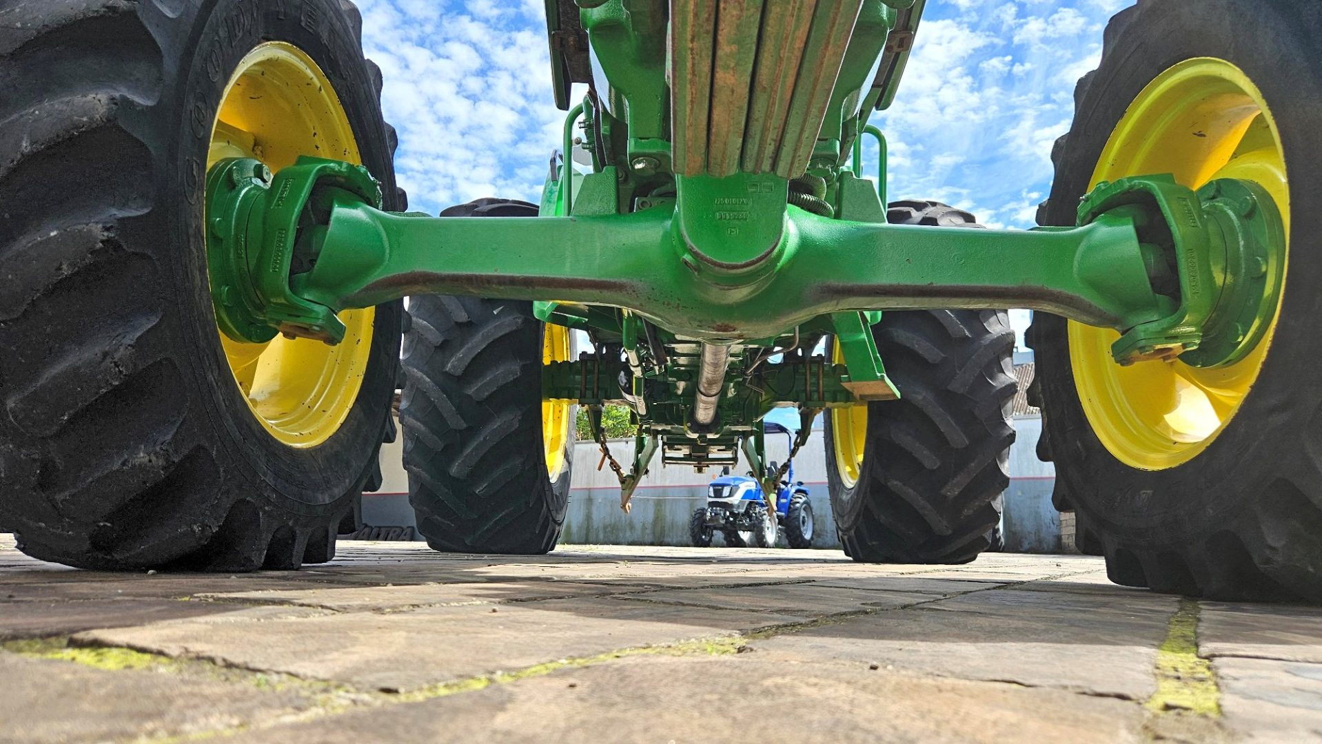 
								John Deere 5603 4×4 full									