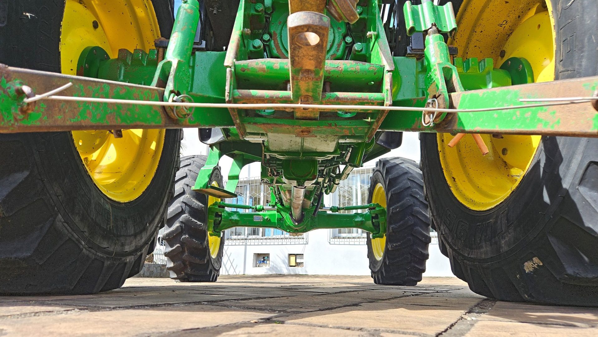 
								John Deere 5603 4×4 full									
