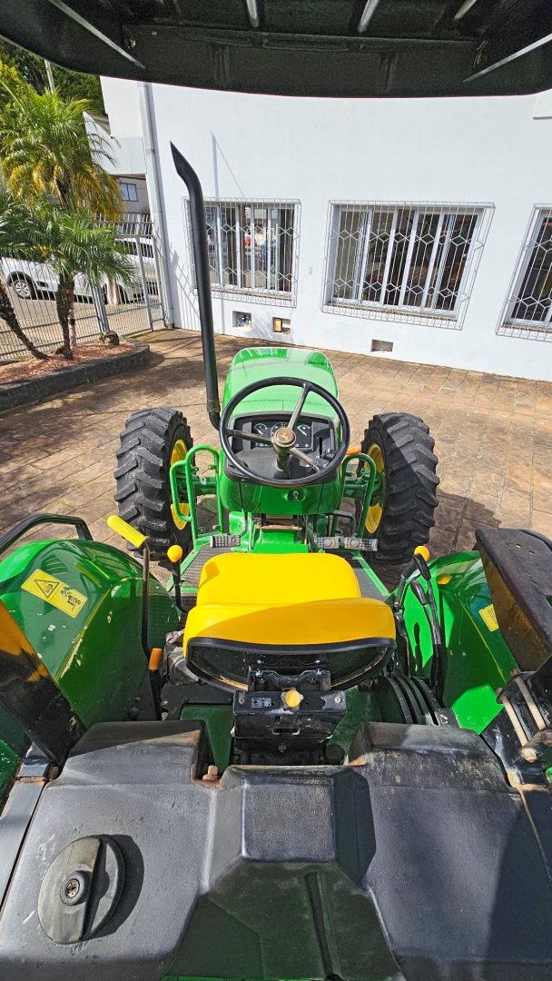 
								John Deere 5603 4×4 full									