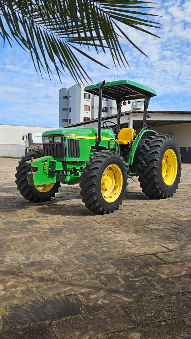 John Deere 5603 4×4