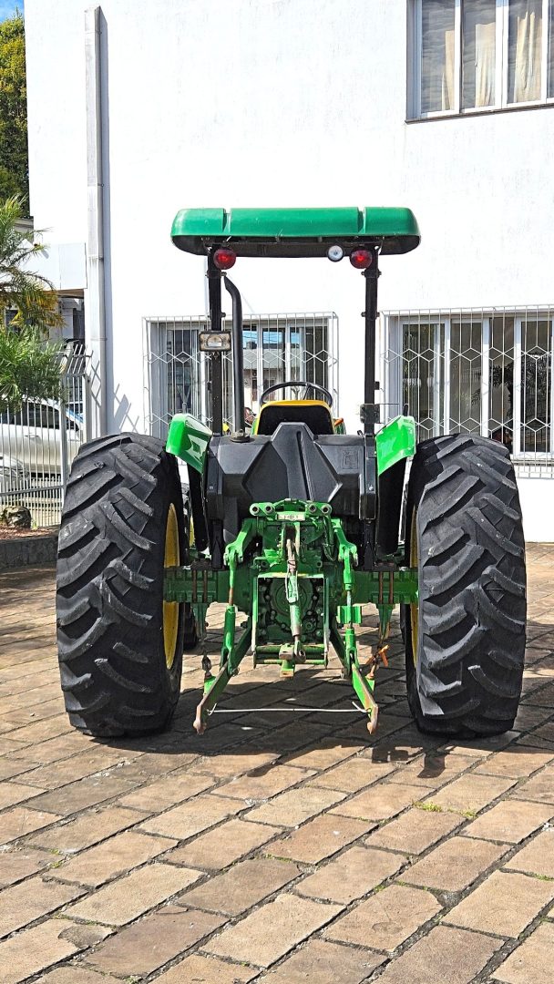 
								John Deere 5603 4×4 full									